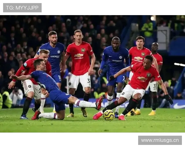 曼联重建方向混乱，球队稳定性面临考验