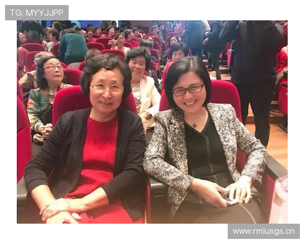 孔令辉这人，赛场上冷静得像机器人，私下生活照却豪得像明星婚礼，刷一张瞬间贫穷感上线