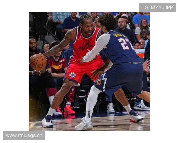 华莱士内线强攻显著提升篮板，季后赛篮下统治力胜莱昂纳德